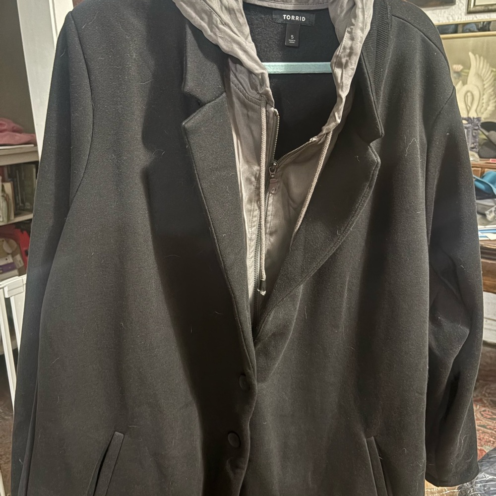 Women's‎ Black Hooded Jacket - Picture 4 of 9
